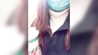 《台灣情侶洩密》嫩妹主動掰開粉嫩的鮑魚 人美B靚 1