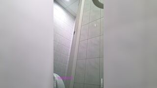 景區女廁偷拍 氣質小姐姐方便~姿態百出-03