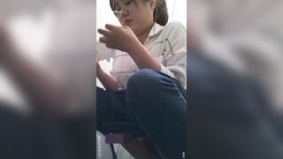 景區女廁偷拍 氣質小姐姐方便~姿態百出-13
