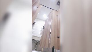 商場女廁全景後拍系列 打扮非常佛系的靚妹逼逼粉嫩