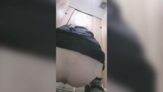 商場女廁全景後拍系列 打扮非常佛系的靚妹逼逼粉嫩