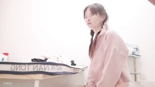 反差小女友【糾結的阿呆】表面乖巧的萌女孩背地裡是個小騷貨 - 1