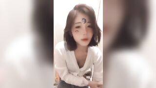 校花美女的真面目被曝光 - 02