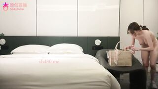 杏吧洪七-今天叫了個細緻掛碩果的夾子音御姐，說話嗲嗲的哥哥一直叫個不停，毒龍做得很認真還沒插進去就喊疼