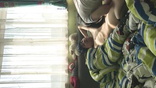 漂亮小女友週末穿上黑絲和空姐制服 等待男友的光臨