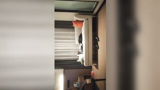 加錢哥約戰風騷輕熟女 喜笑顏開掰開雙腿 高跟開檔褲 沙發後入猛操