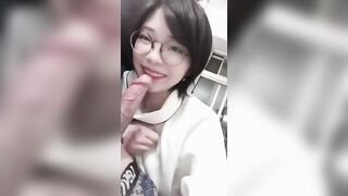 女神口爆系列 清澈的大眼睛溫柔的望向你 柔嫩的櫻唇一張一合之間溫柔地吐出馨香的氣息