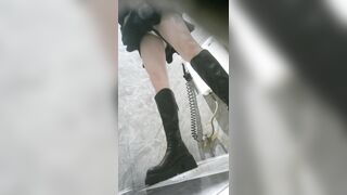 廁拍 高顏值美女尿尿-10
