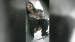廁拍 高顏值美女尿尿-06