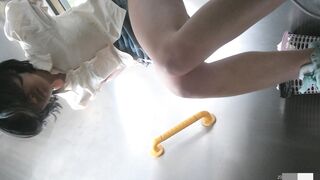 廁所偷拍 青春女大生 -04