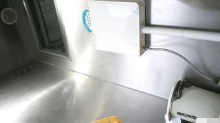 廁所偷拍 青春女大生 -01