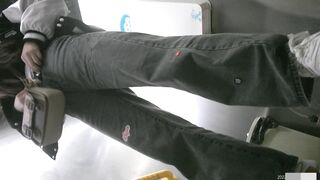 廁所偷拍 青春女大生 -01