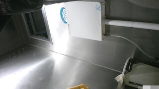 廁所偷拍 青春女大生 -14