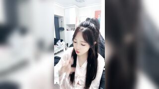 豐滿校花美女下海直播 漏出誘人巨乳 -10