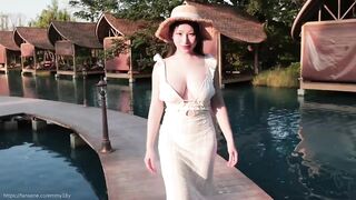 台灣FansOne艾瑪Emma(emmy18y)雪白巨乳遊客艾瑪泰國性愛旅遊