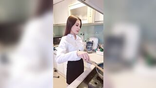 台灣女優李蓉蓉blazeconjure3性感正妹OL 下班下廚被強上