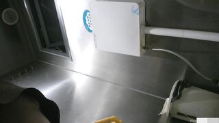 廁所偷拍 青春女大生 -12