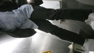 廁所偷拍 青春女大生 -17