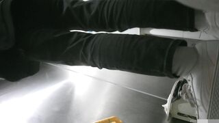 廁所偷拍 青春女大生 -17