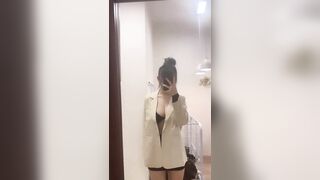 台灣艾瑪巨乳Emma 情色泡湯 嘴上說不行身體卻很老實
