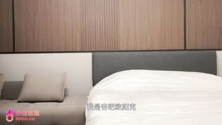 杏吧歐陽克-今天約了一個花腿女孩，小穴很粉嫩，很多姿勢都不會說我頂得肚子痛，還問我被大的搞多了下面會不會松