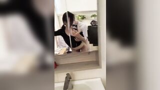 非要拍影片 說讓我對著鏡子欣賞她的騷樣子